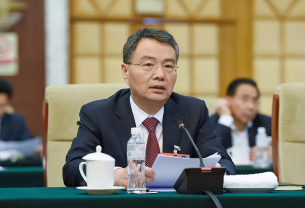 關(guān)注油耗子、公路三亂、從業(yè)資格證!徐冠巨代表講出心聲