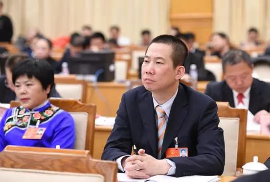油卡、發(fā)票、年審、罰款!貨運司機心上事,羅鵬代表都上心