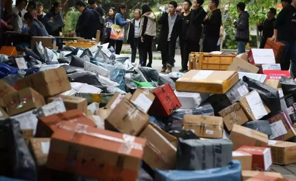 醫(yī)療廢品重制成快遞袋流回市場(chǎng)！物流包裝污染超乎想象